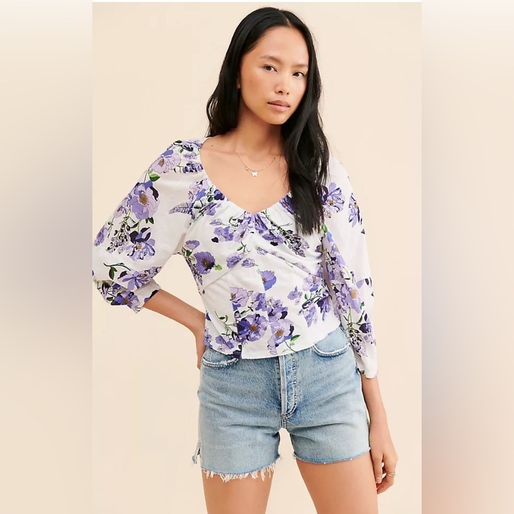 NWT Anthropologie V-Neck Ruched Knit Top Size Small Purple White Floral Print